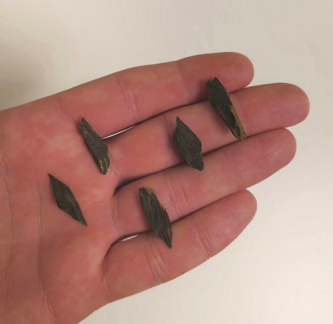 ميني جورا بنكهة دهن العود الكمبودي